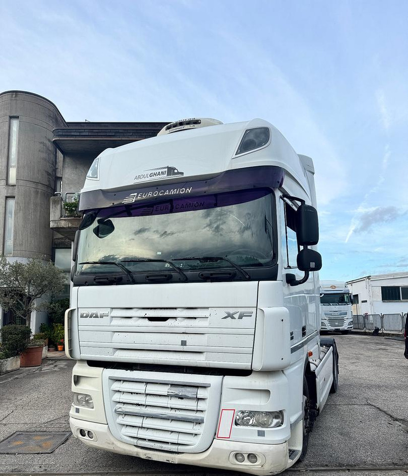 DAF XF 105.460 - 2010 - AUTOMATICO - وحدة جر: صورة 2 DAF XF 105.460 - 2010 - AUTOMATICO - وحدة جر: صورة 2