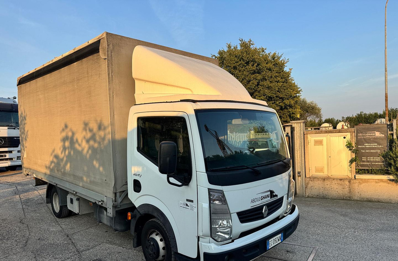 Renault Trucks Maxity 130.35 - 2011 - شاحنة ستارة: صورة 1 Renault Trucks Maxity 130.35 - 2011 - شاحنة ستارة: صورة 1