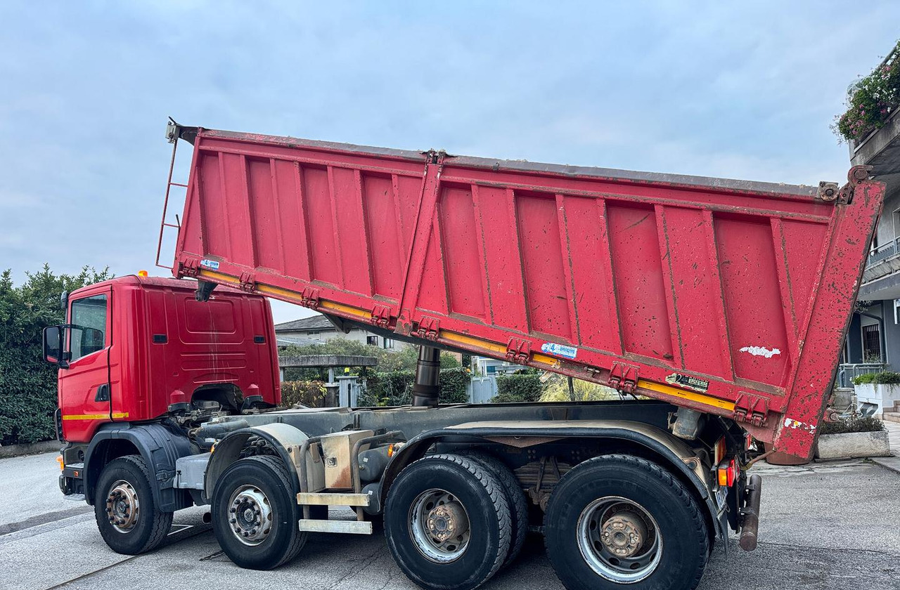Scania R124/470 Ribaltabile 8X4 - شاحنة قلاب: صورة 2 Scania R124/470 Ribaltabile 8X4 - شاحنة قلاب: صورة 2