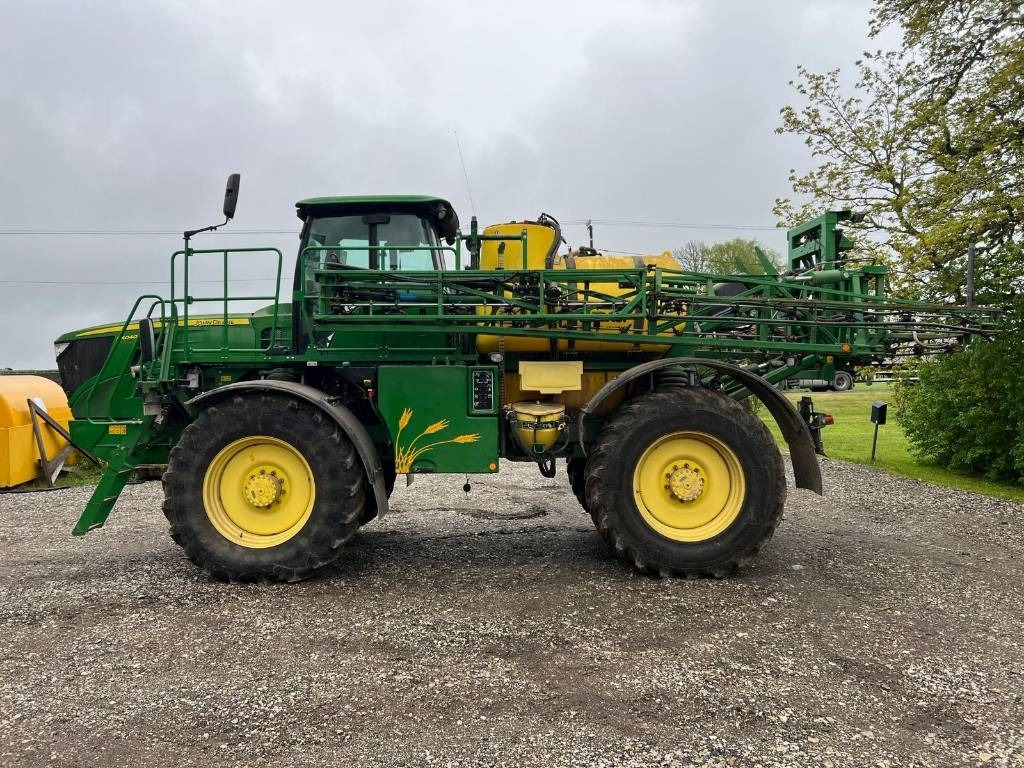 John Deere R4040i - بخاخ ذاتية الدفع: صورة 5 John Deere R4040i - بخاخ ذاتية الدفع: صورة 5