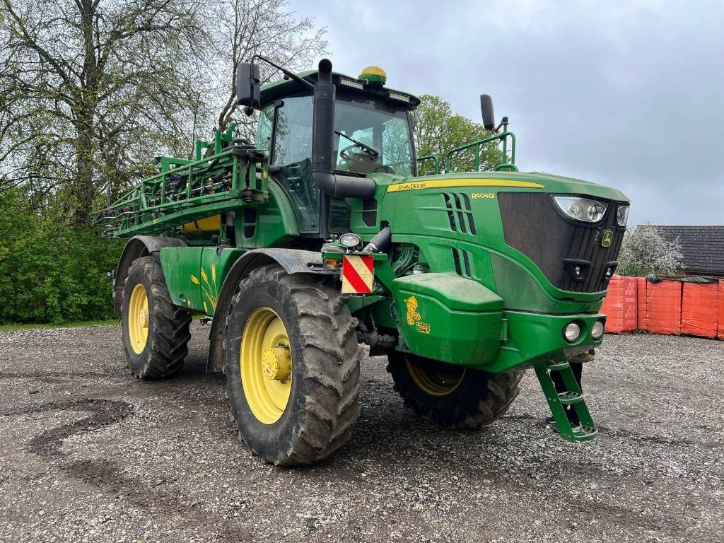 John Deere R4040i - بخاخ ذاتية الدفع: صورة 2 John Deere R4040i - بخاخ ذاتية الدفع: صورة 2