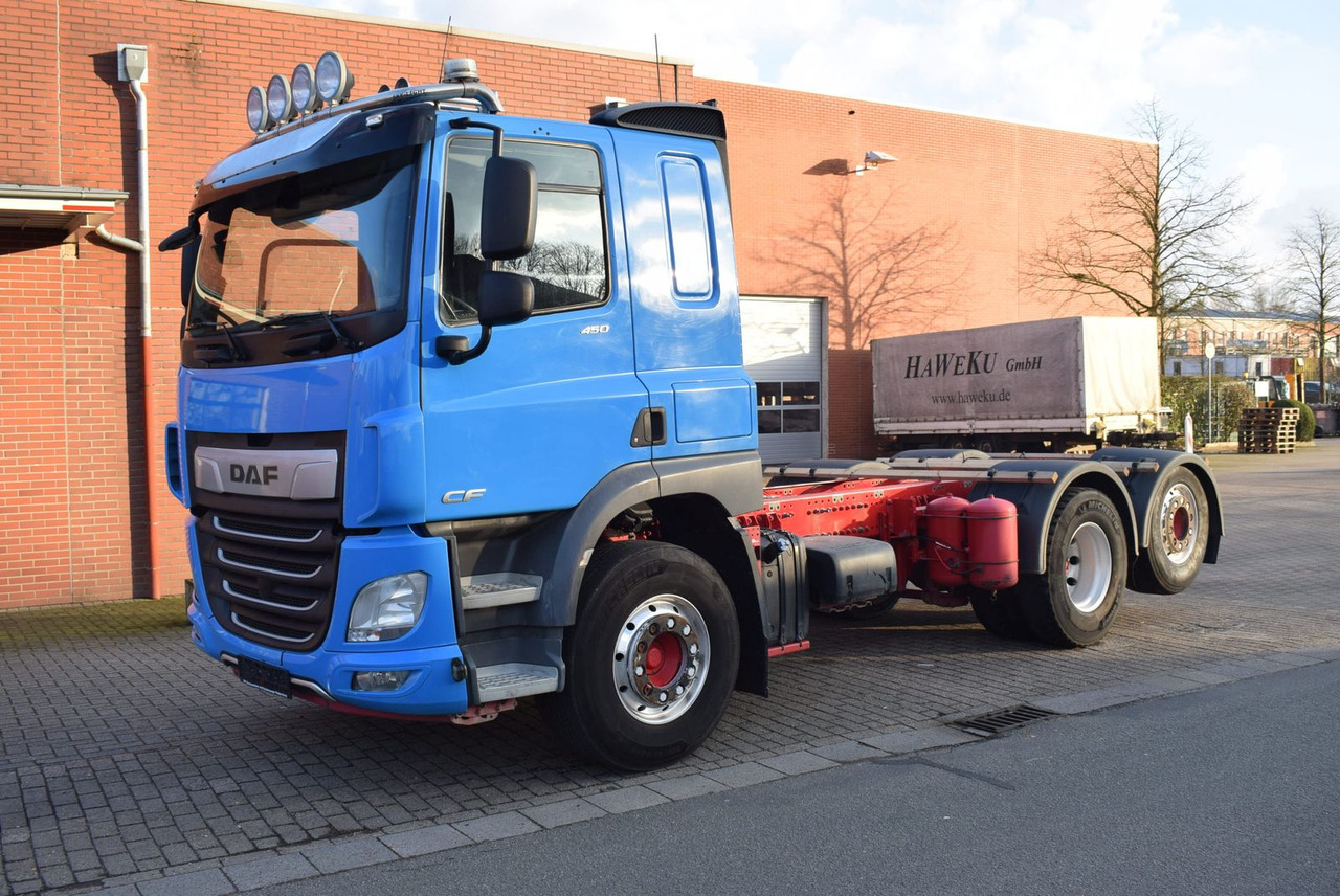 DAF CF 450 6x2 Fahrgestell Klima Navi Lift Retarder - شاحنة هيكل كابينة: صورة 2 DAF CF 450 6x2 Fahrgestell Klima Navi Lift Retarder - شاحنة هيكل كابينة: صورة 2
