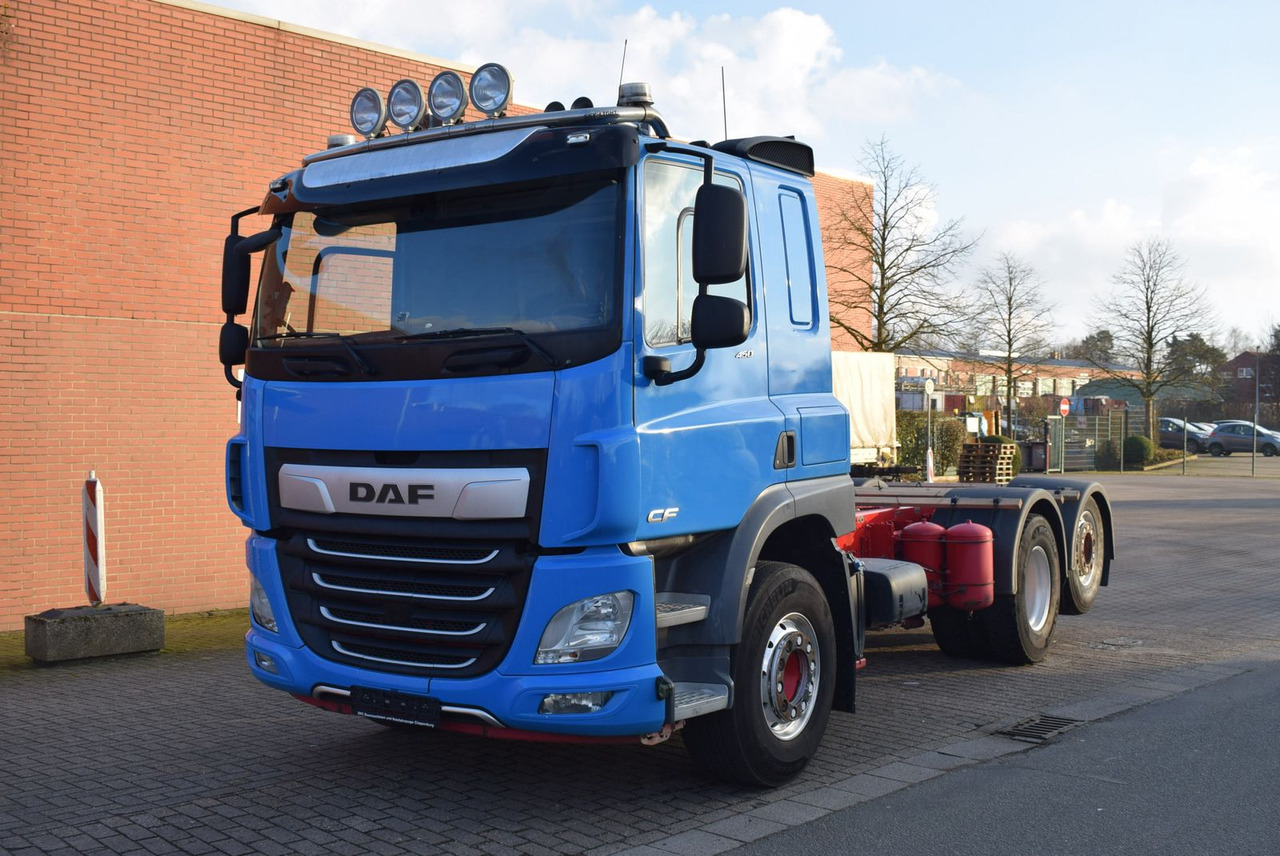 DAF CF 450 6x2 Fahrgestell Klima Navi Lift Retarder - شاحنة هيكل كابينة: صورة 1 DAF CF 450 6x2 Fahrgestell Klima Navi Lift Retarder - شاحنة هيكل كابينة: صورة 1