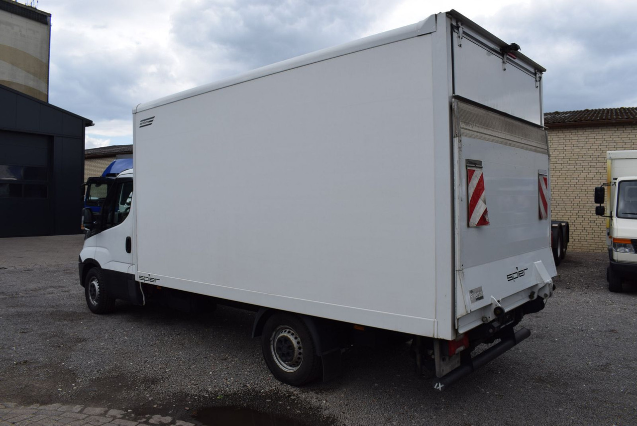 Iveco Daily 35 S14 Koffer LBW Automatik Motorschaden - شاحنة مغلقة الصندوق: صورة 4 Iveco Daily 35 S14 Koffer LBW Automatik Motorschaden - شاحنة مغلقة الصندوق: صورة 4