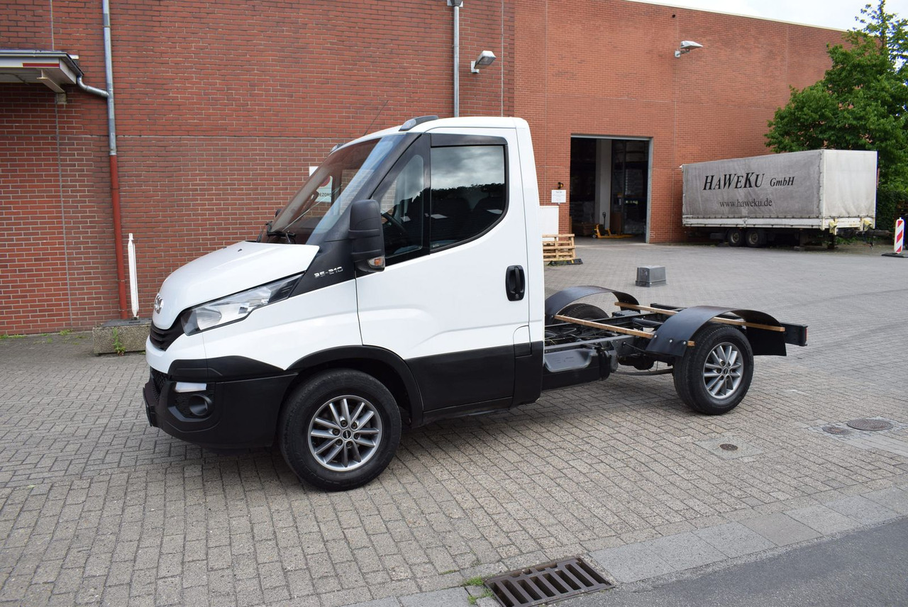 Iveco Daily 35 S21 3,0 Automatik Luftfederung Tempomat - شاحنة هيكل كابينة: صورة 2 Iveco Daily 35 S21 3,0 Automatik Luftfederung Tempomat - شاحنة هيكل كابينة: صورة 2