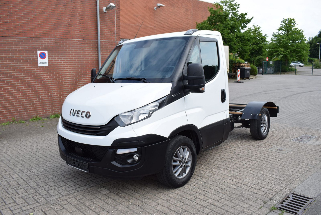 Iveco Daily 35 S21 3,0 Automatik Luftfederung Tempomat - شاحنة هيكل كابينة: صورة 1 Iveco Daily 35 S21 3,0 Automatik Luftfederung Tempomat - شاحنة هيكل كابينة: صورة 1