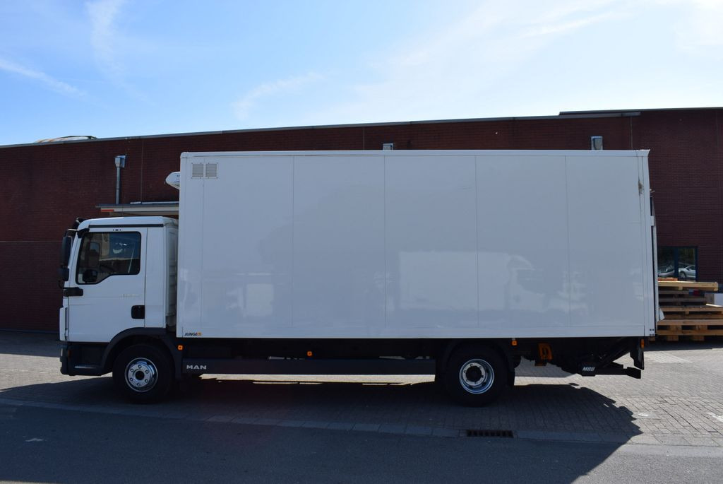 MAN TGL 8.180 Kühlkoffer 6,20mLBW 1000KG Klima - شاحنة الفريزر: صورة 3 MAN TGL 8.180 Kühlkoffer 6,20mLBW 1000KG Klima - شاحنة الفريزر: صورة 3