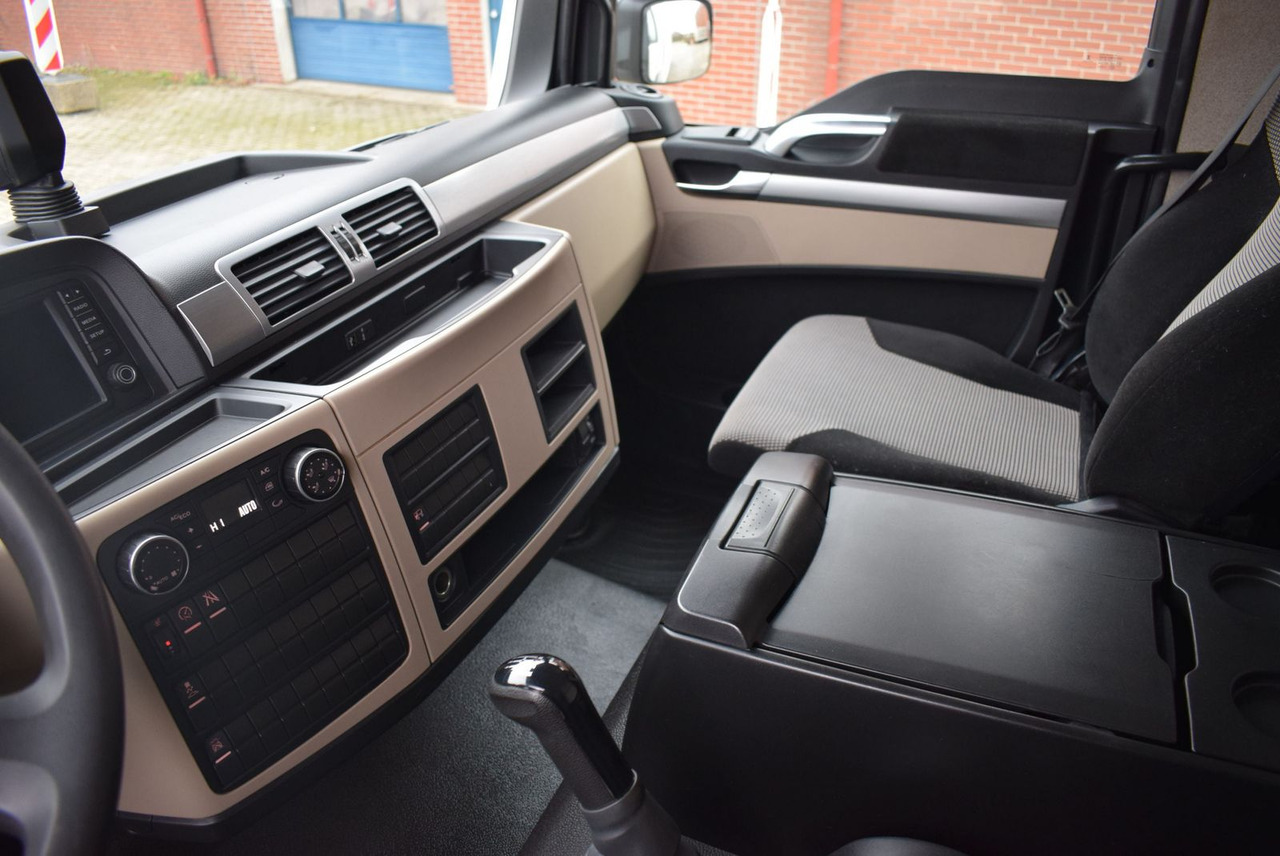 شاحنة مغلقة الصندوق MAN TGL 8.220 Koffer LBW Klima EURO6 Luftfederung: صورة 22
