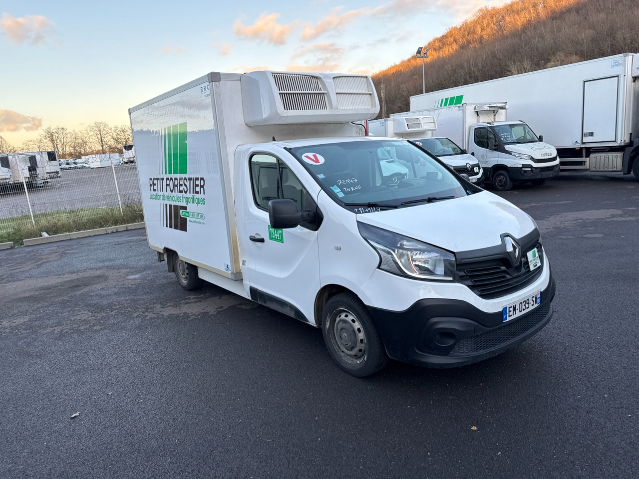 RENAULT TRAFIC KONTENER CHŁODNIA MROŹNIA NR 871 WKRÓTCE!!! - شاحنة مُبرّدة للتوصيل: صورة 1 RENAULT TRAFIC KONTENER CHŁODNIA MROŹNIA NR 871 WKRÓTCE!!! - شاحنة مُبرّدة للتوصيل: صورة 1