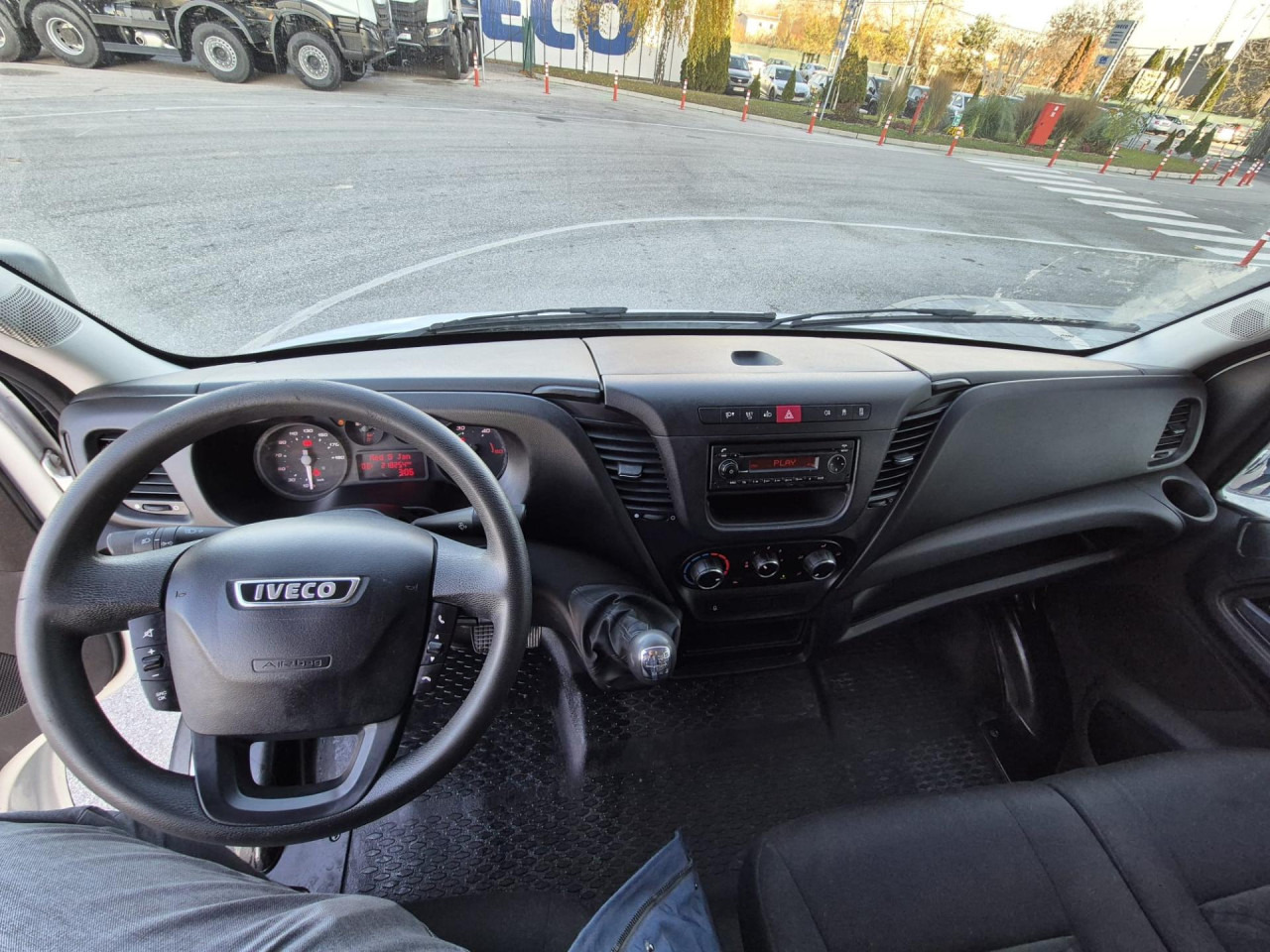 IVECO DAILY35C13V12m3 - ميكروباص: صورة 2 IVECO DAILY35C13V12m3 - ميكروباص: صورة 2