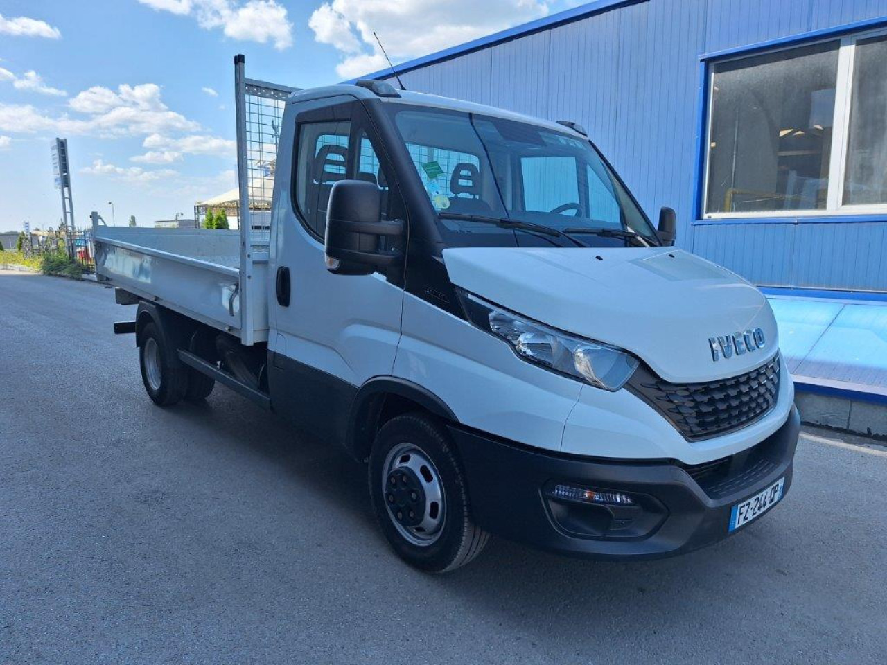 IVECO Daily 35C14 tipper - قلاب صغير: صورة 3 IVECO Daily 35C14 tipper - قلاب صغير: صورة 3