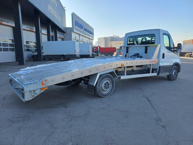شاحنة سحب IVECO Daily 35S16H3.0: صورة 8