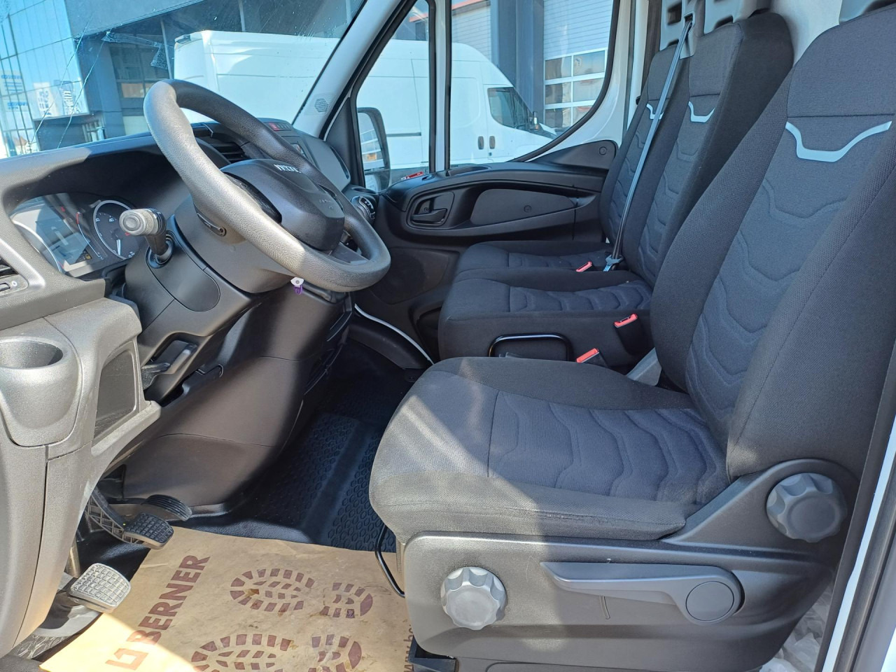 فان IVECO Daily 35S16V: صورة 7