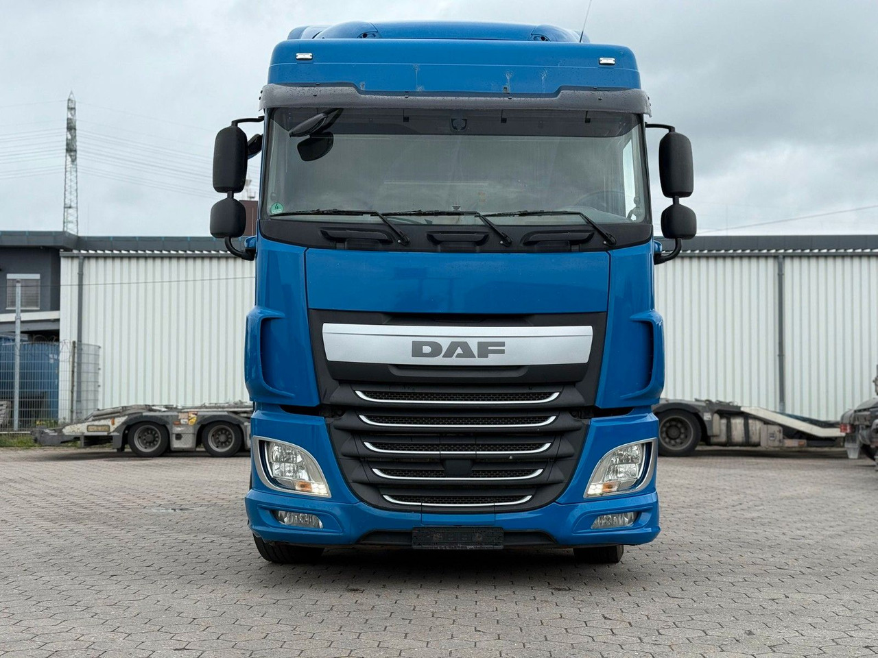 DAF XF 460 Low +Retarter+2xTank - وحدة جر: صورة 2 DAF XF 460 Low +Retarter+2xTank - وحدة جر: صورة 2