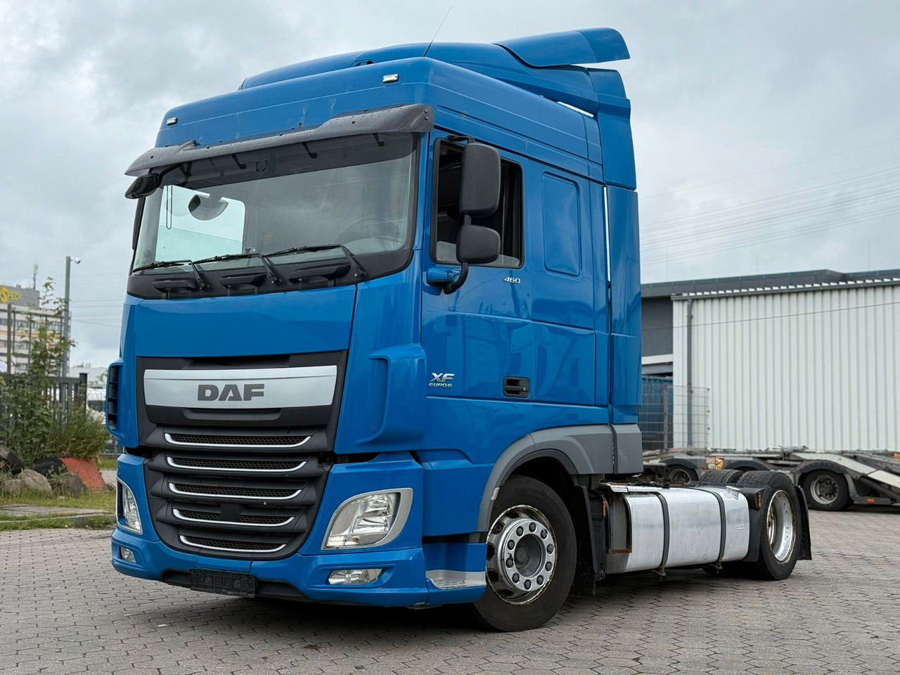 DAF XF 460 Low +Retarter+2xTank - وحدة جر: صورة 1 DAF XF 460 Low +Retarter+2xTank - وحدة جر: صورة 1