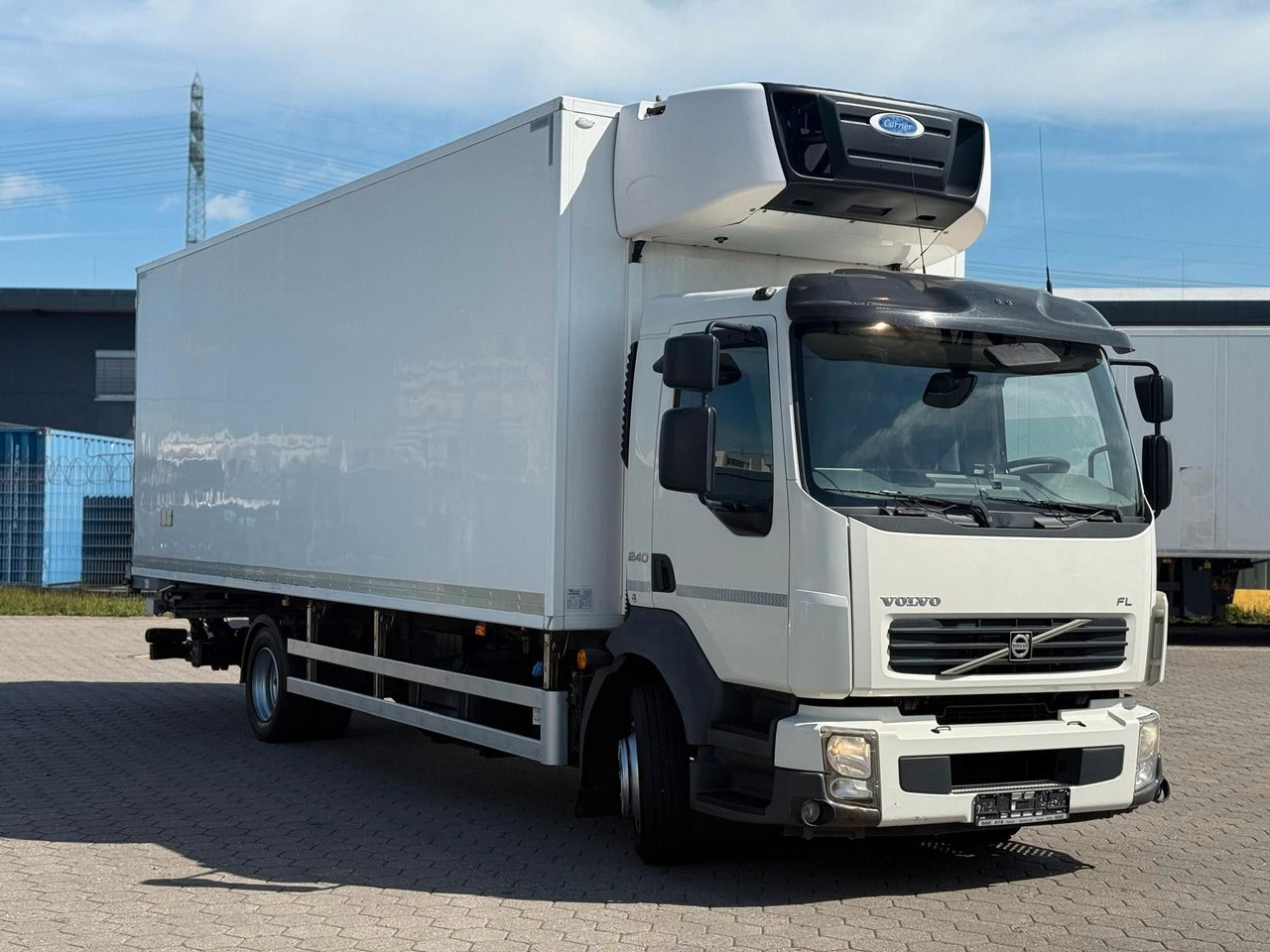 Volvo FL 240 Carrier Easy Cold+Hebebühne - شاحنة الفريزر: صورة 2 Volvo FL 240 Carrier Easy Cold+Hebebühne - شاحنة الفريزر: صورة 2