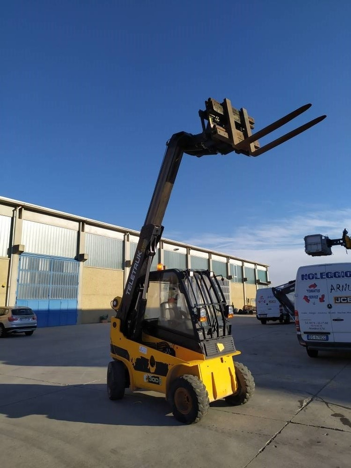 JCB TLT 30 - رافعة تلسكوبية: صورة 1 JCB TLT 30 - رافعة تلسكوبية: صورة 1