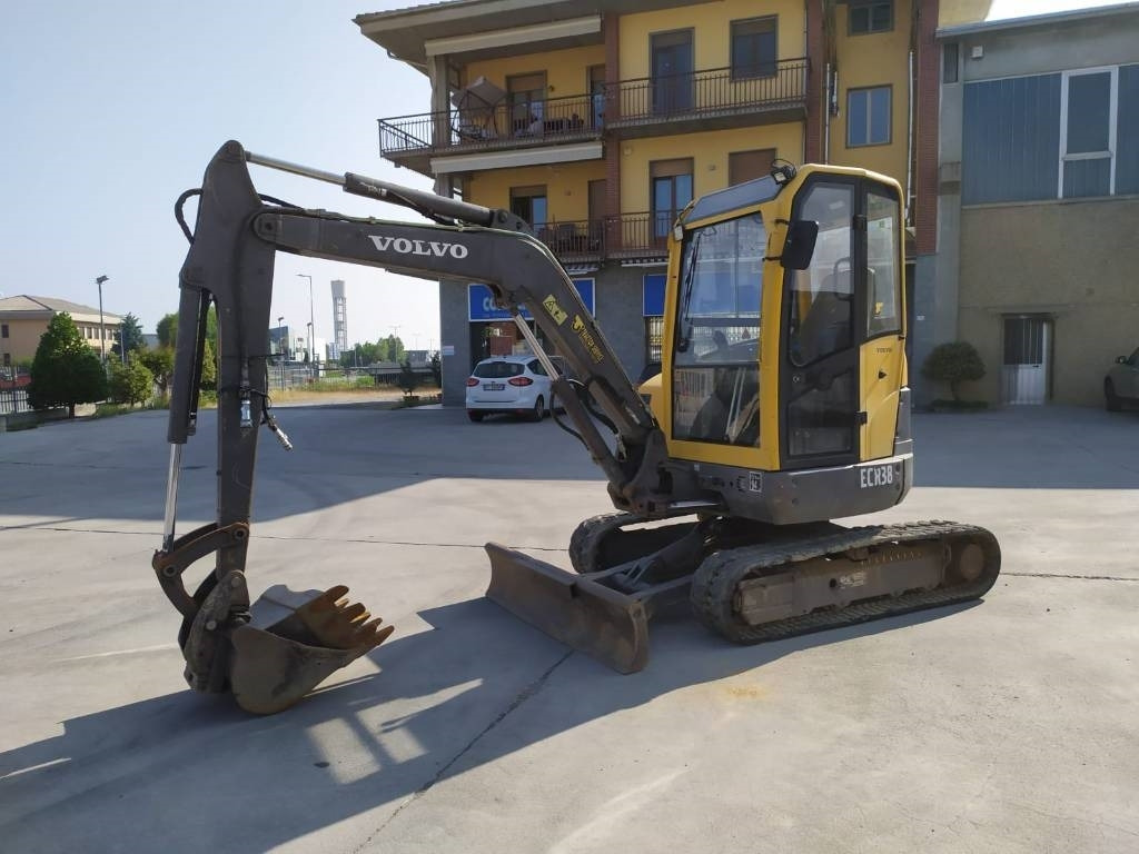Volvo ECR 38  - حفارة مُصَّغرة: صورة 1 Volvo ECR 38  - حفارة مُصَّغرة: صورة 1