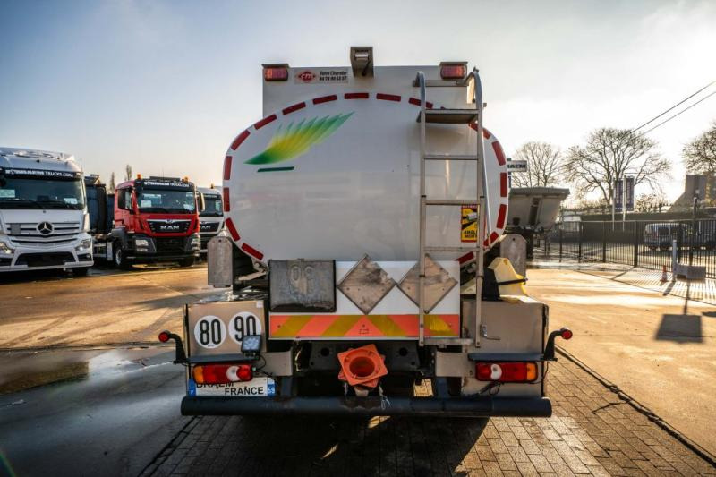 Iveco EURO CARGO 100-220 +CM 5500L + 3 COMP. - شاحنة صهريج: صورة 5 Iveco EURO CARGO 100-220 +CM 5500L + 3 COMP. - شاحنة صهريج: صورة 5