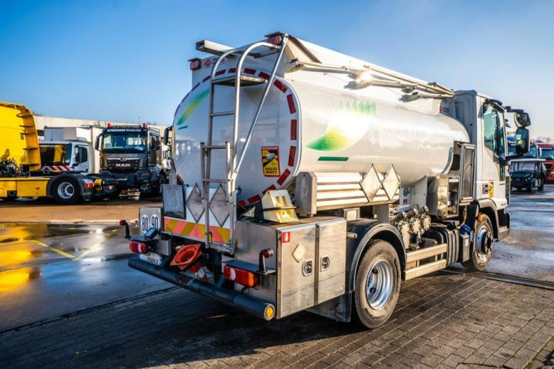 Iveco EURO CARGO 100-220 +CM 5500L + 3 COMP. - شاحنة صهريج: صورة 4 Iveco EURO CARGO 100-220 +CM 5500L + 3 COMP. - شاحنة صهريج: صورة 4