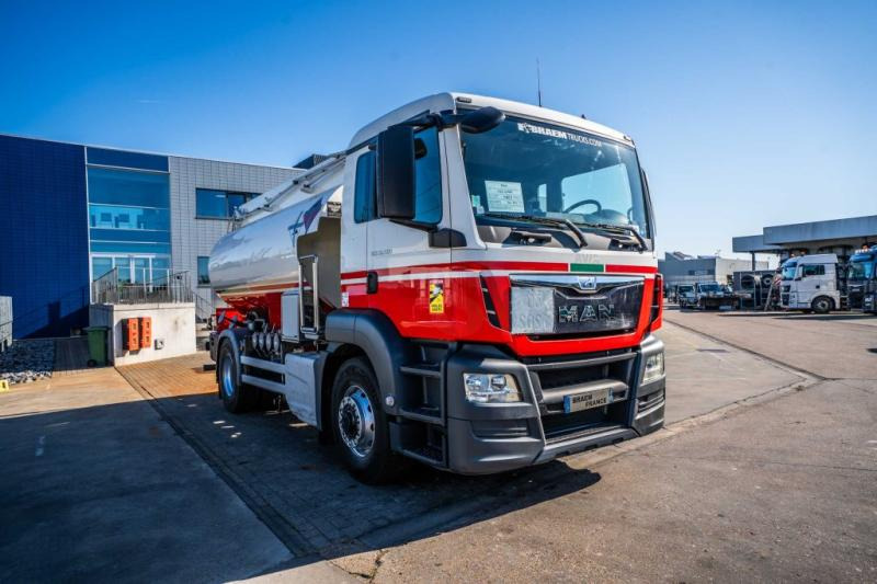 MAN TGS 18.400 4x4H +ALU CM 11.500L /4 COMP - شاحنة صهريج: صورة 2 MAN TGS 18.400 4x4H +ALU CM 11.500L /4 COMP - شاحنة صهريج: صورة 2