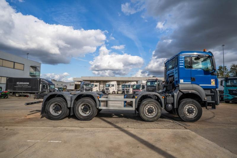 MAN TGS 35.440 BB -8X6 - شاحنة هيكل كابينة: صورة 3 MAN TGS 35.440 BB -8X6 - شاحنة هيكل كابينة: صورة 3