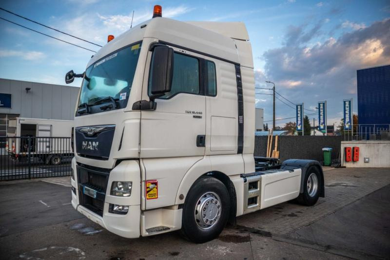 MAN TGX 18.440 XLX BLS+INTARDER - وحدة جر: صورة 1 MAN TGX 18.440 XLX BLS+INTARDER - وحدة جر: صورة 1