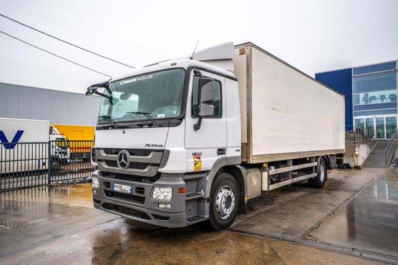 Mercedes ACTROS 1832-MP3+DHOLLANDIA 2.5T. - شاحنة مقفلة: صورة 1 Mercedes ACTROS 1832-MP3+DHOLLANDIA 2.5T. - شاحنة مقفلة: صورة 1