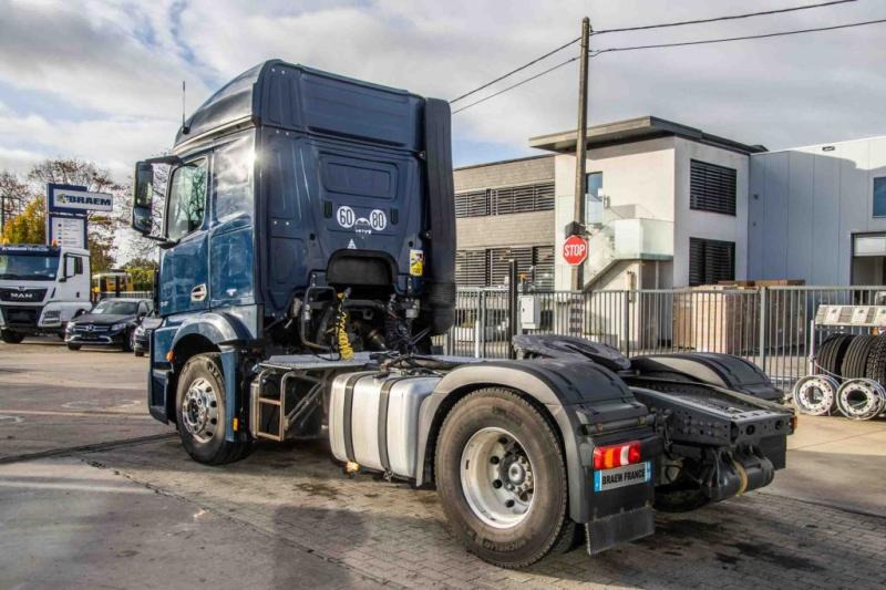 Mercedes ACTROS 1843 LS+E6+HYDRAULIQUE - وحدة جر: صورة 4 Mercedes ACTROS 1843 LS+E6+HYDRAULIQUE - وحدة جر: صورة 4