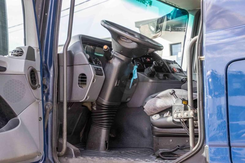 Interior photo 1: وحدة جر Mercedes ACTROS 1846 LS-MP3+HYDR.+ADR