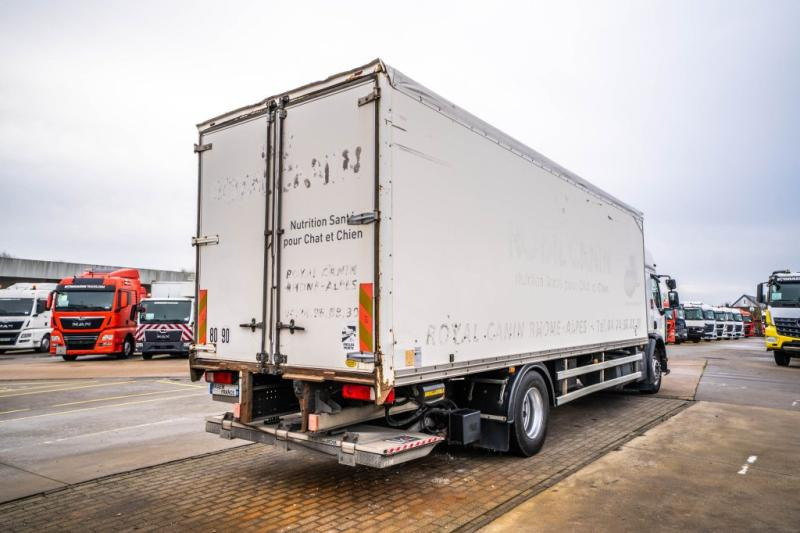 Renault D 19 280 WIDE + DHOLLANDIA 3 T. - شاحنة مقفلة: صورة 5 Renault D 19 280 WIDE + DHOLLANDIA 3 T. - شاحنة مقفلة: صورة 5