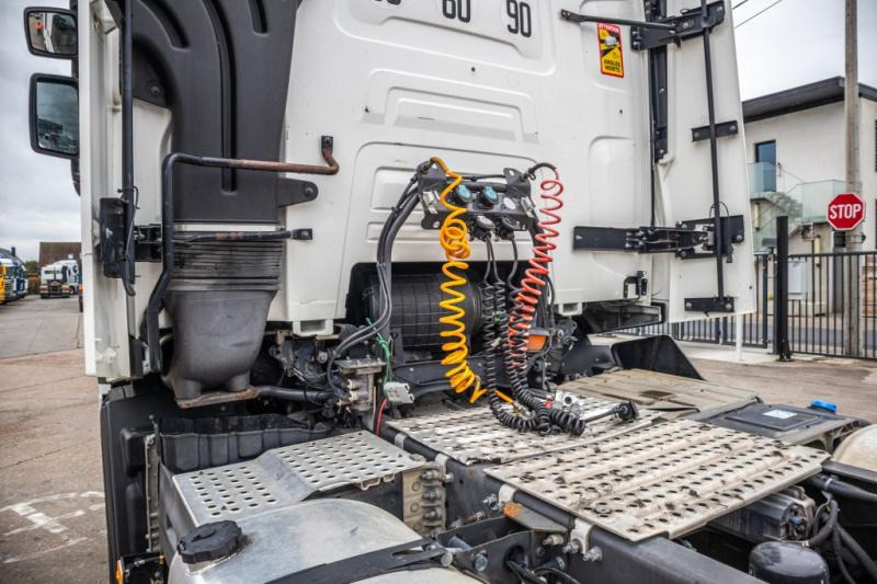 Renault T520+INTARDER+BIG AXLE+ 70Ton - وحدة جر: صورة 5 Renault T520+INTARDER+BIG AXLE+ 70Ton - وحدة جر: صورة 5