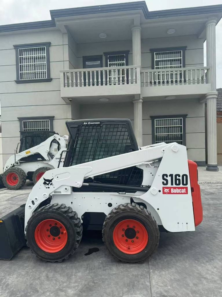 Bobcat S 160 - شيول صغير: صورة 1 Bobcat S 160 - شيول صغير: صورة 1