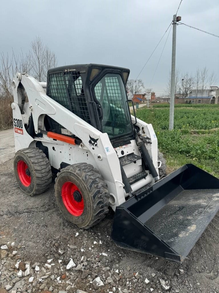 Bobcat S 300 - شيول صغير: صورة 4 Bobcat S 300 - شيول صغير: صورة 4