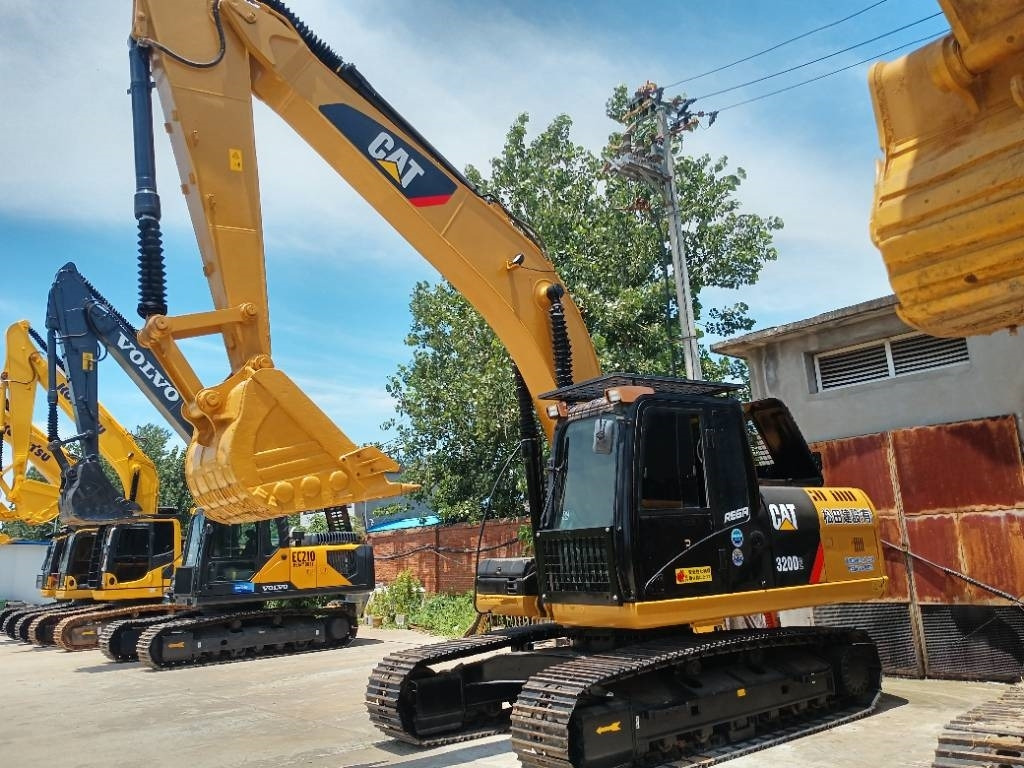 CAT 320D2L  - حفار زحاف: صورة 4 CAT 320D2L  - حفار زحاف: صورة 4