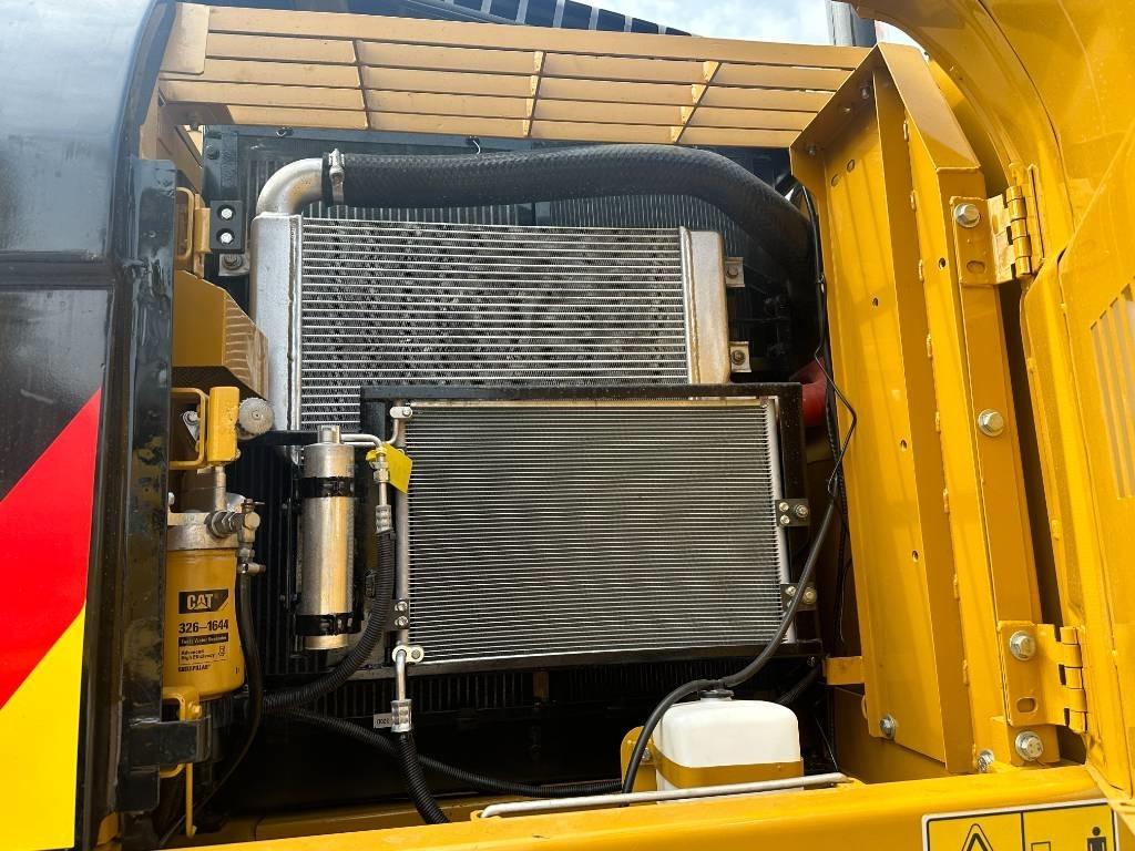 حفار زحاف CAT 320D2L: صورة 7 حفار زحاف CAT 320D2L: صورة 7