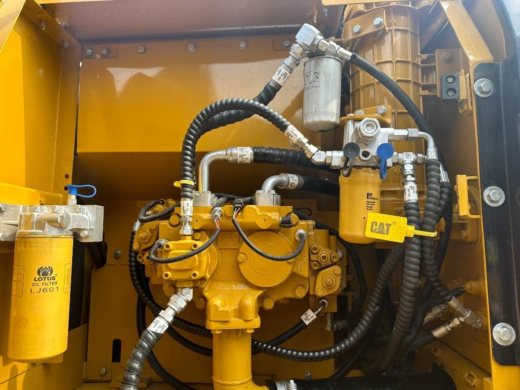 حفار زحاف CAT 320D2L: صورة 6 حفار زحاف CAT 320D2L: صورة 6