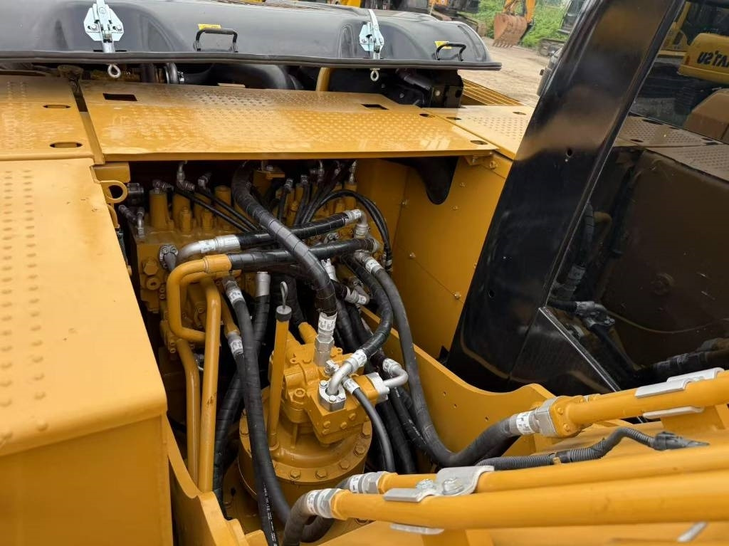 CAT 320D2 - حفار زحاف: صورة 2 CAT 320D2 - حفار زحاف: صورة 2