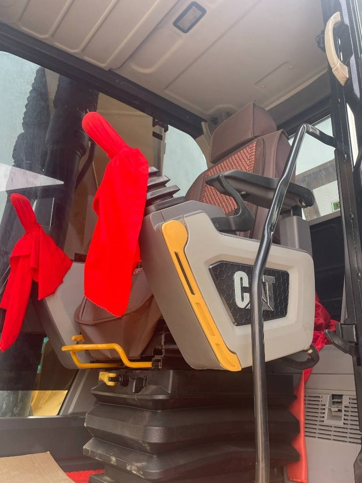 حفار زحاف CAT 323GC: صورة 10