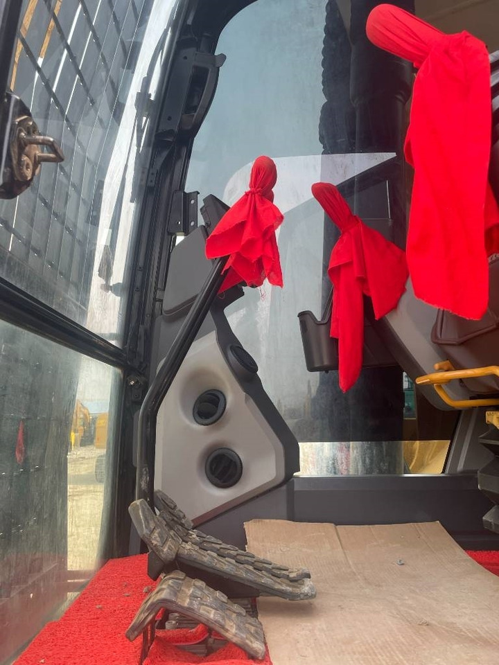 حفار زحاف CAT 323GC: صورة 9