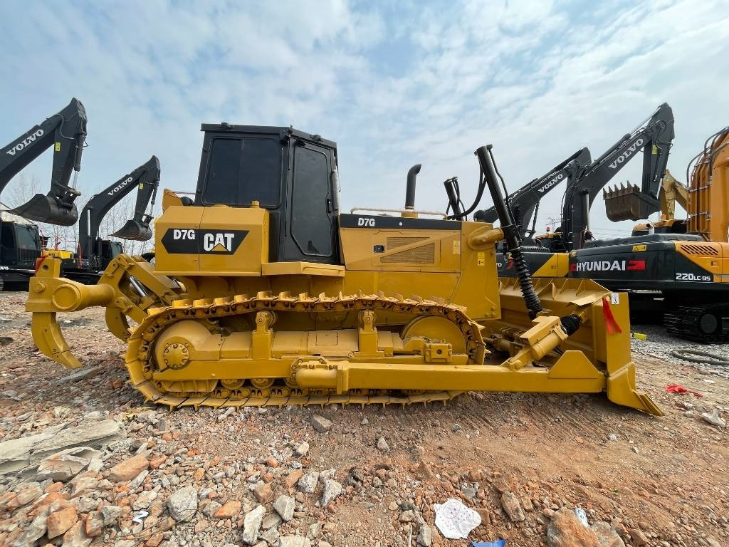 CAT D 7 G - حفار زحاف: صورة 1 CAT D 7 G - حفار زحاف: صورة 1
