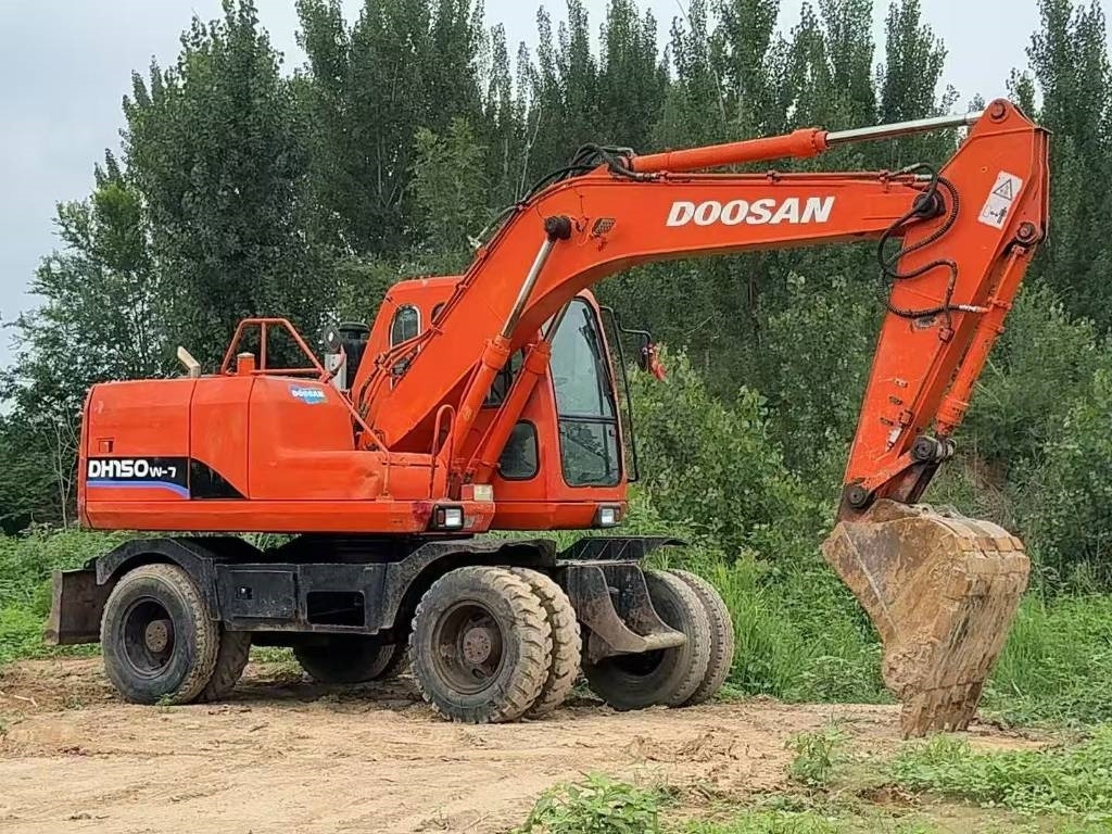Doosan DH 150 W-7 - حفارة دولاب: صورة 1 Doosan DH 150 W-7 - حفارة دولاب: صورة 1