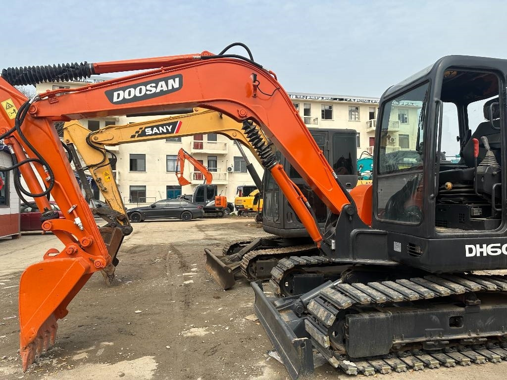 Doosan DH 60-7 - حفار زحاف: صورة 2 Doosan DH 60-7 - حفار زحاف: صورة 2