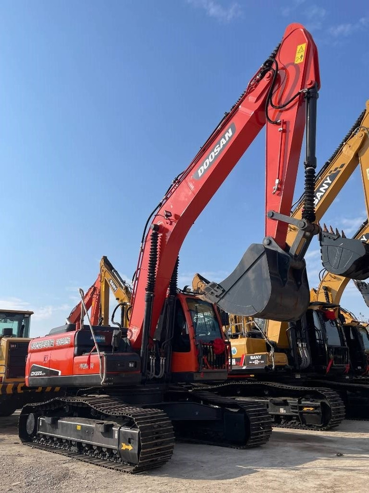 Doosan DX 225 LCA - حفار زحاف: صورة 5 Doosan DX 225 LCA - حفار زحاف: صورة 5