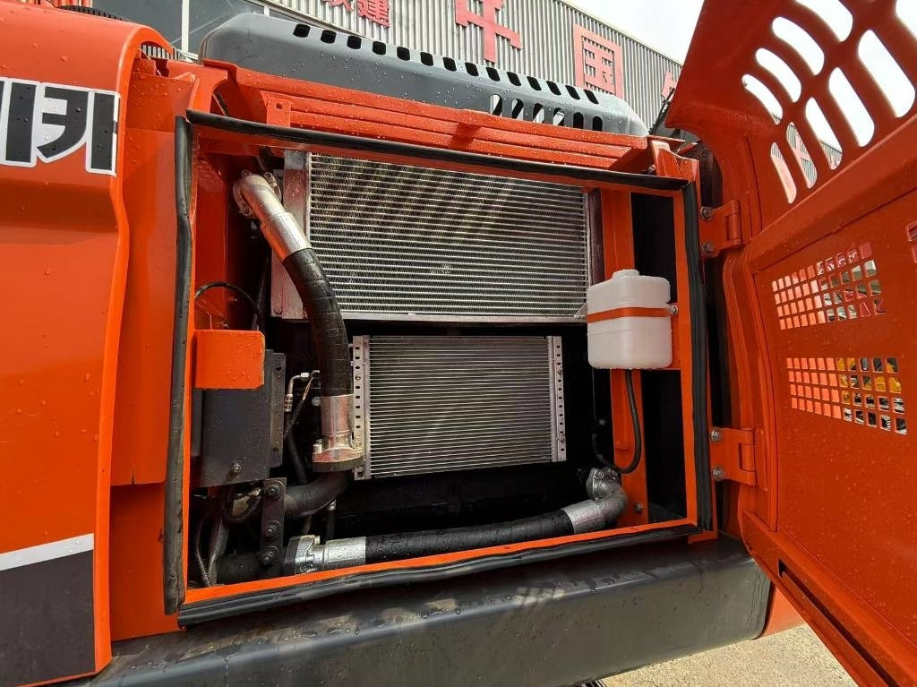 Doosan DX 225 LCA - حفار زحاف: صورة 2 Doosan DX 225 LCA - حفار زحاف: صورة 2
