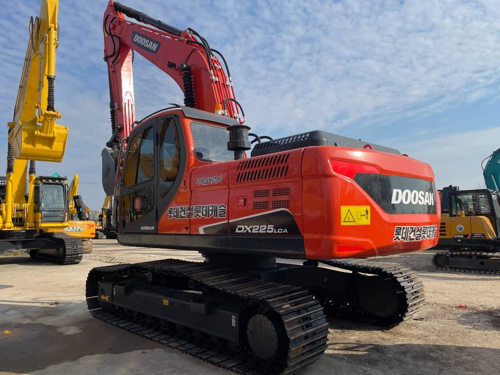 Doosan DX 225 LCA - حفار زحاف: صورة 1 Doosan DX 225 LCA - حفار زحاف: صورة 1
