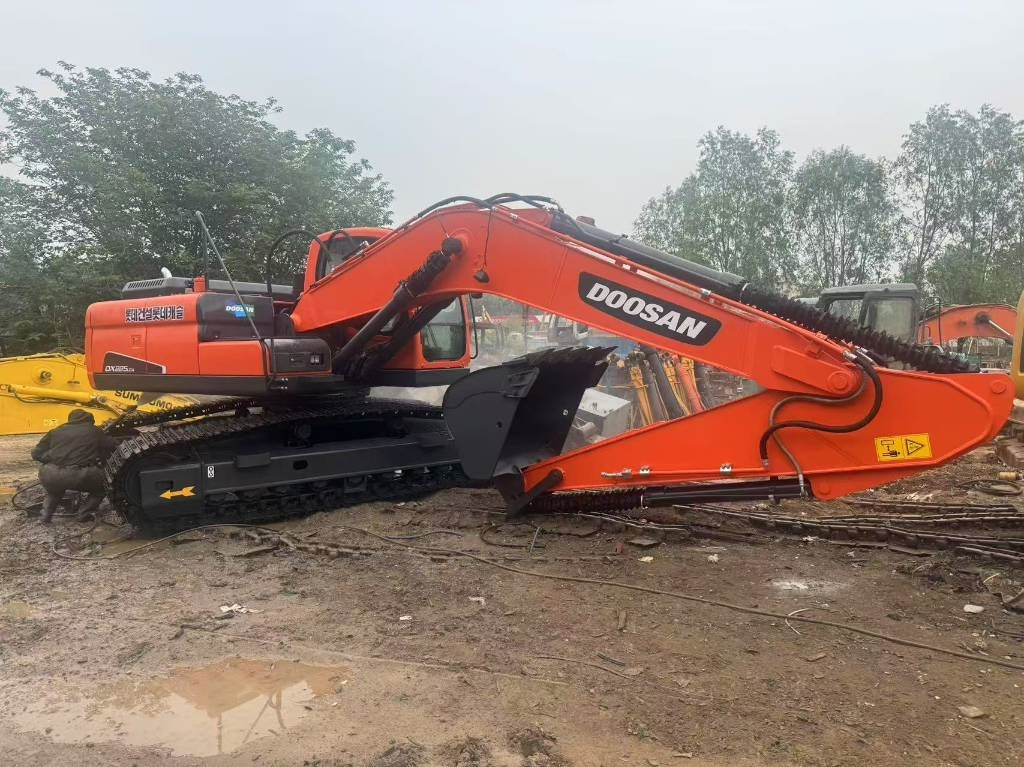 Doosan DX 225 LCA - حفار زحاف: صورة 4 Doosan DX 225 LCA - حفار زحاف: صورة 4