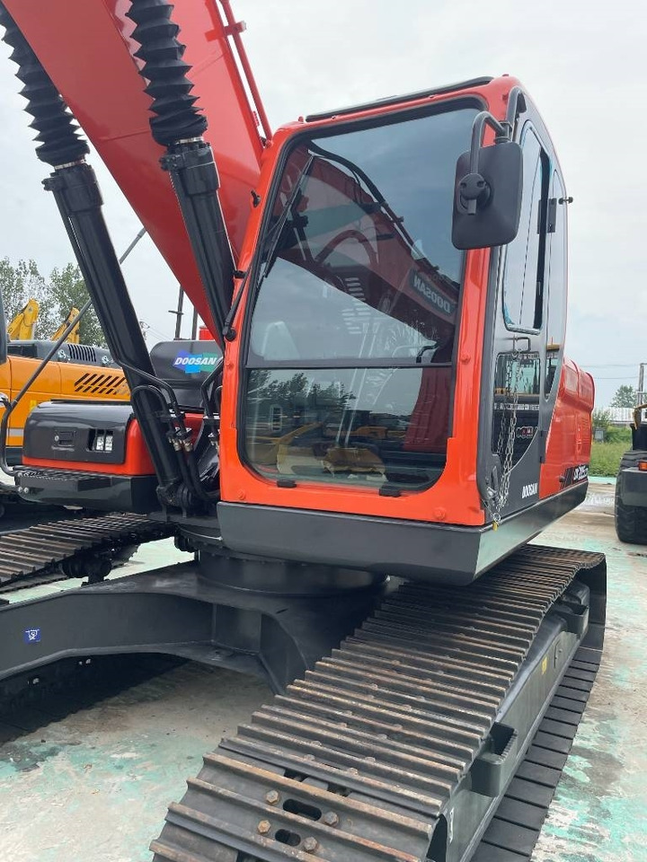 Doosan DX 225 LC - حفار زحاف: صورة 4 Doosan DX 225 LC - حفار زحاف: صورة 4