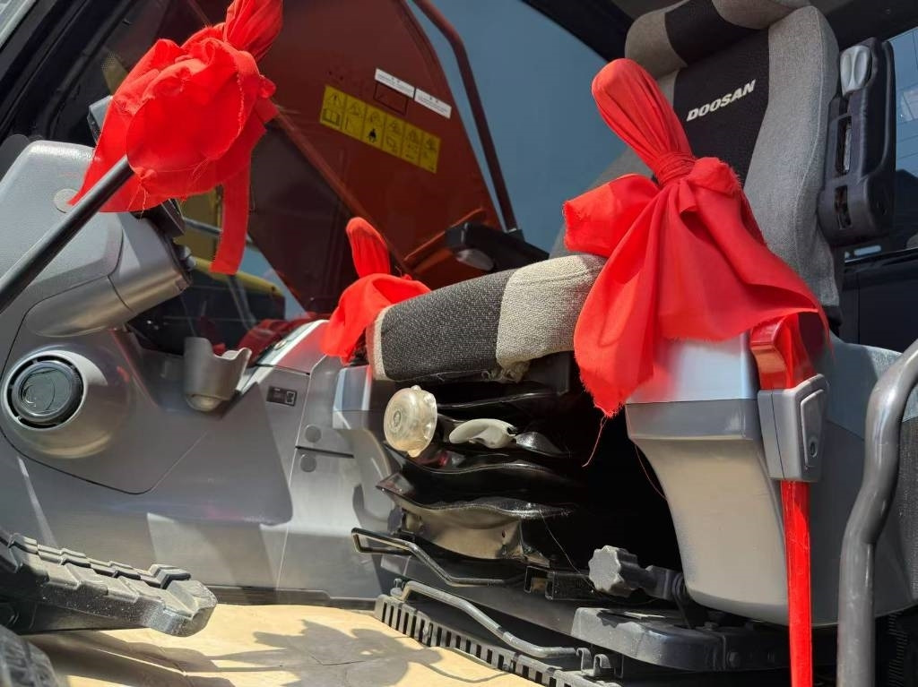 Doosan DX 340 - حفار زحاف: صورة 4 Doosan DX 340 - حفار زحاف: صورة 4