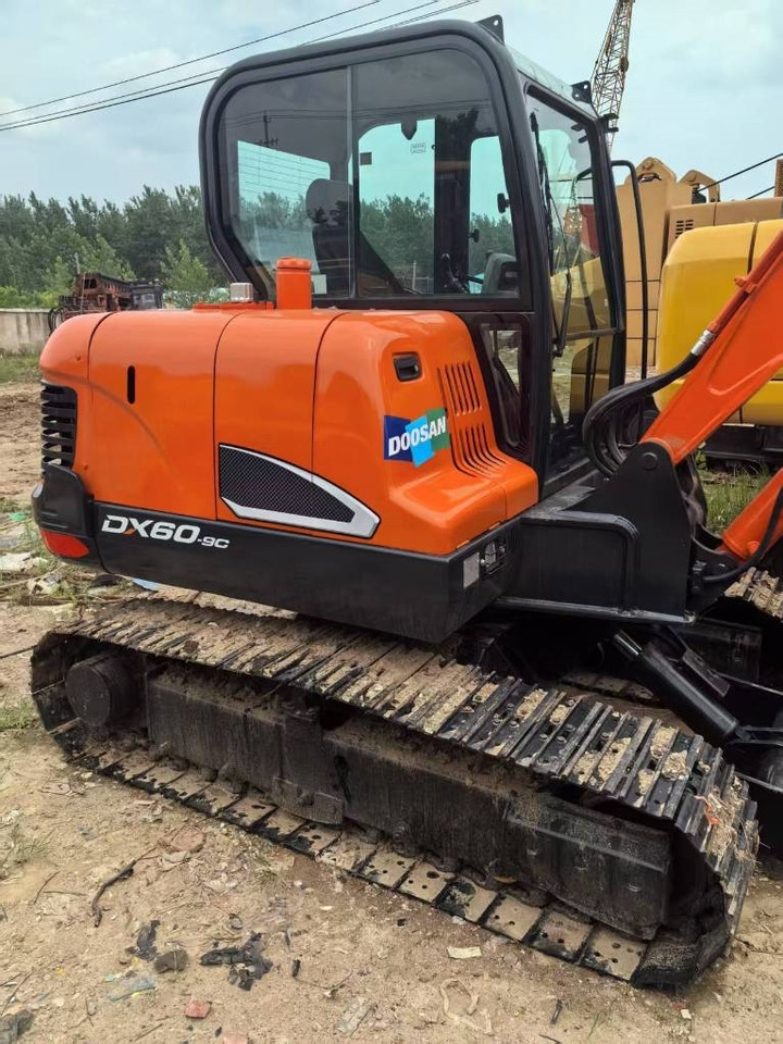 Doosan DX 60 - حفار زحاف: صورة 3 Doosan DX 60 - حفار زحاف: صورة 3